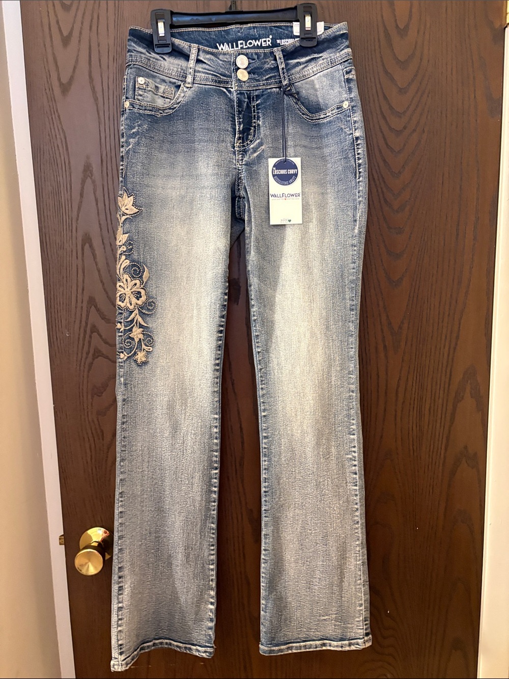 NWT Wallflower Light Blue Wash-Curvy Fit Bootcut Jeans With Embroidery
